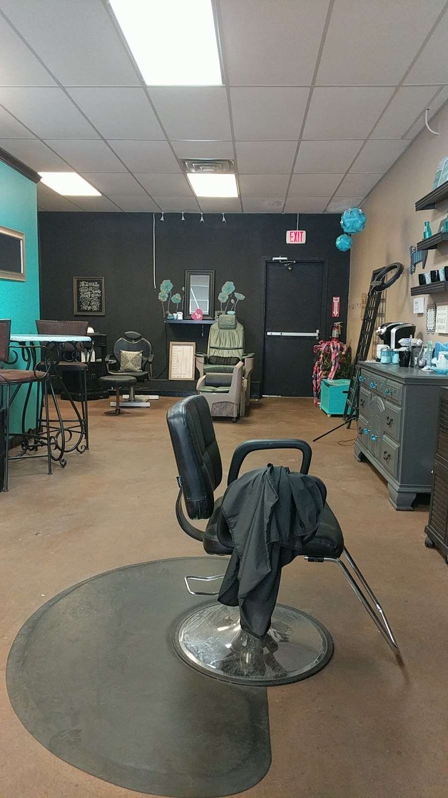 My Friends Salon | 326 E Belvidere Rd, Grayslake, IL 60030, USA | Phone: (847) 543-4711