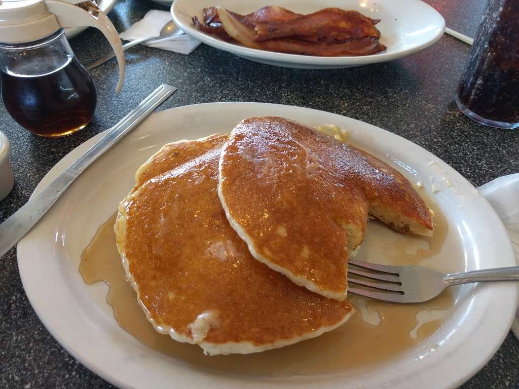 Chubbys Diner | 266 Mt Hermon Rd # T, Scotts Valley, CA 95066, USA | Phone: (831) 438-5546