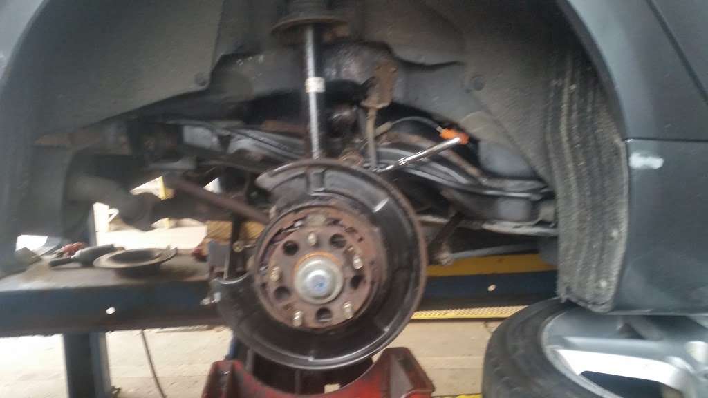 Larrys Brake Services | 5625 107th St, Chicago Ridge, IL 60415 | Phone: (708) 857-7630