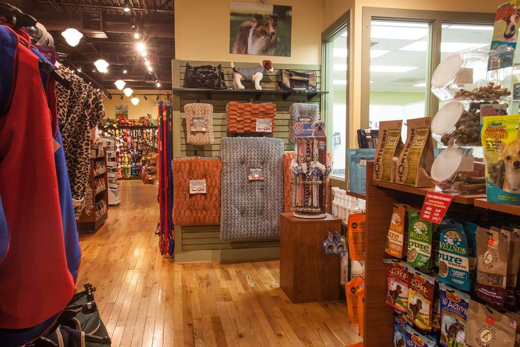 Four Paws Pantry & Spa | 14040 W 119th St, Olathe, KS 66062, USA | Phone: (913) 782-2275