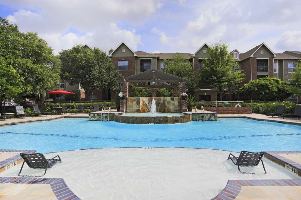 Asheville at Spring Branch Apartments | 10800 Clay Rd, Houston, TX 77041, USA | Phone: (713) 983-7700