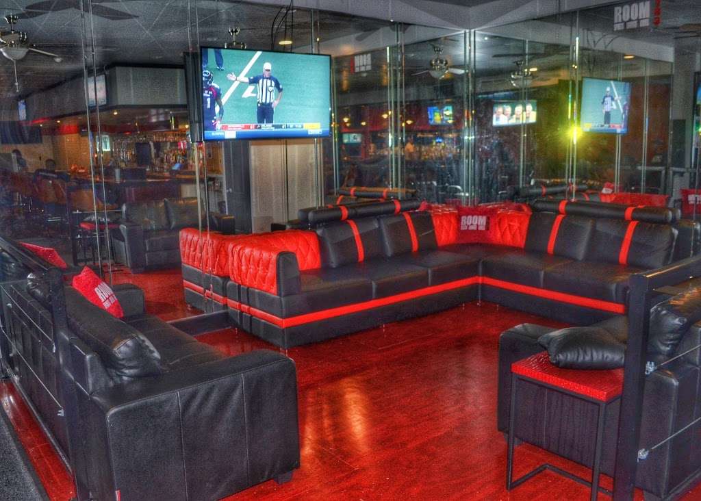 Room 183 Sports Lounge | 4167 183rd St, Country Club Hills, IL 60478 | Phone: (708) 914-4936
