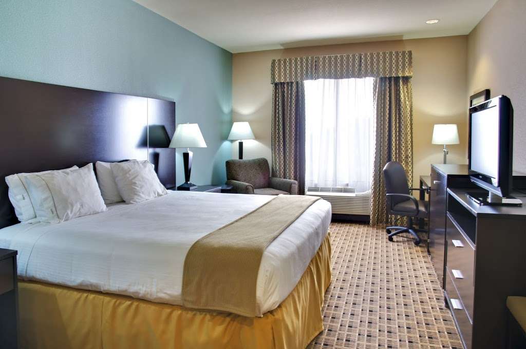 Holiday Inn Express & Suites Houston Energy Corridor-W Oaks | 2205 Barker Oaks Dr, Houston, TX 77077, USA | Phone: (281) 497-9888