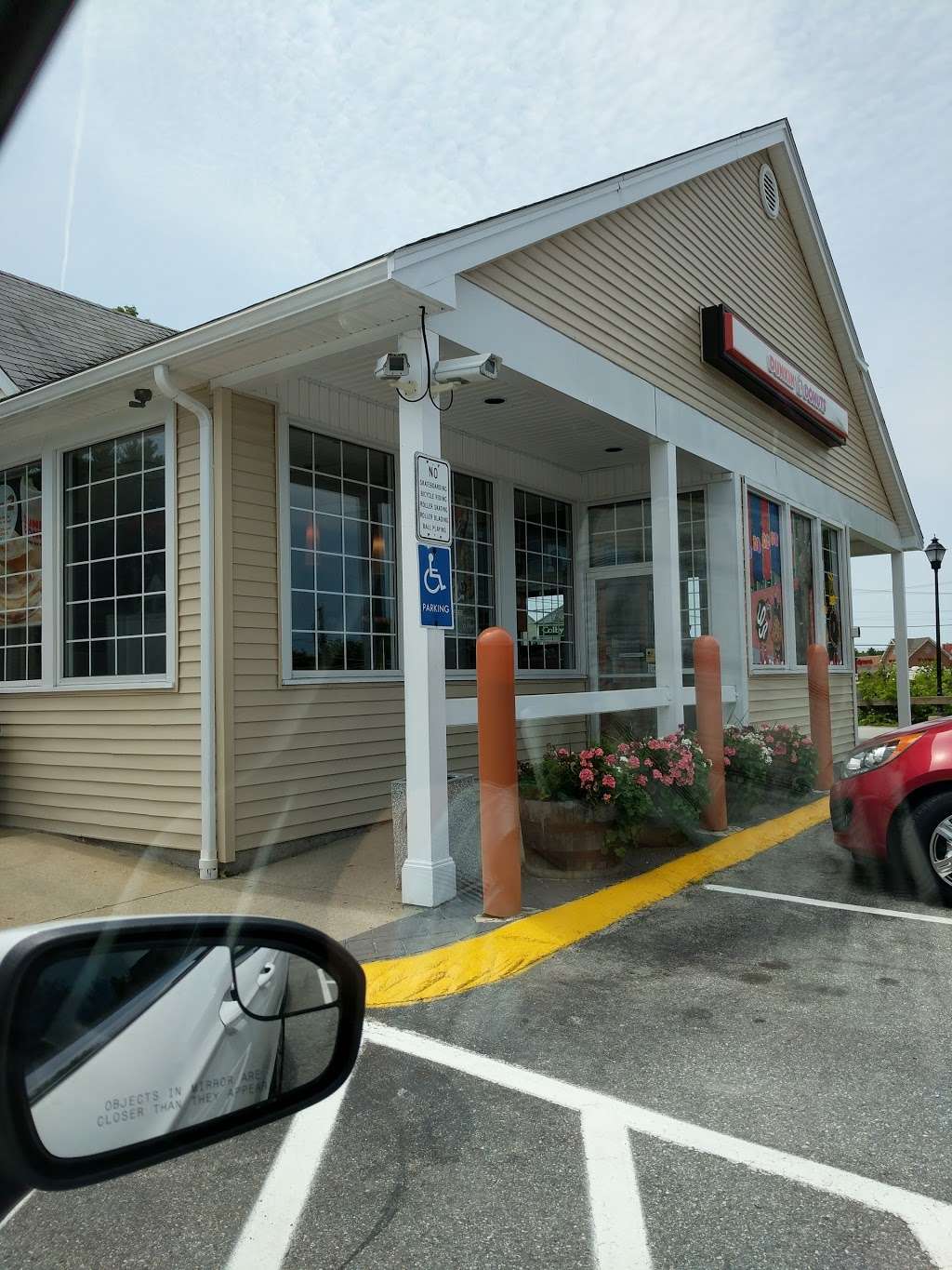 Dunkin | 6 Colby Corner, East Hampstead, NH 03826, USA | Phone: (603) 382-2869