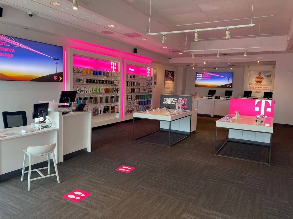 T-Mobile | 890 N 54th St Ste A1, Chandler, AZ 85226, USA | Phone: (480) 753-5757