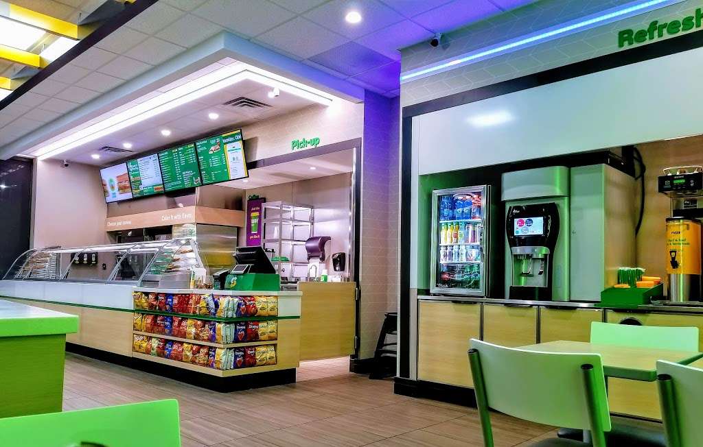 Subway Restaurants | 6400 S Cicero Ave Space 4, Chicago, IL 60638, USA | Phone: (773) 498-4050