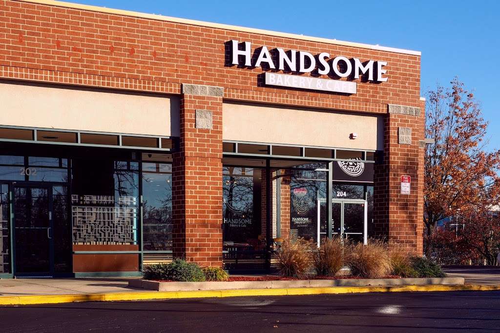 Handsome Bakery & Cafe | 204 E Golf Rd, Schaumburg, IL 60173, USA | Phone: (224) 653-9092