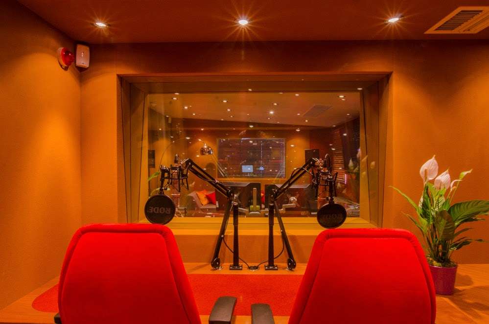 ON-Broadcast Communications | 11 Charlotte Mews, Fitzrovia, London W1T 4EQ, UK | Phone: 020 7458 4500