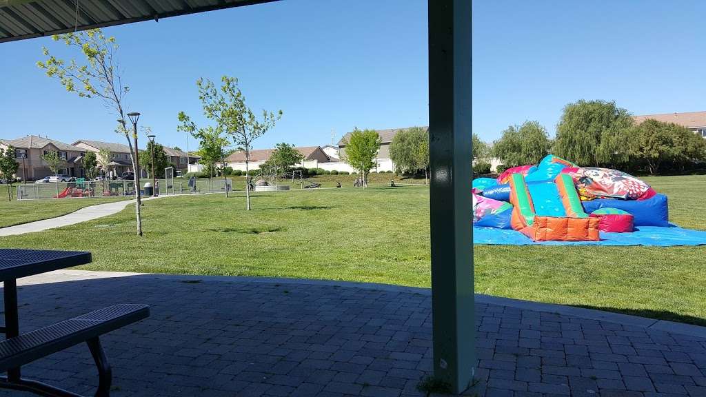 Highlands Ranch Park | Buchanan Rd, Pittsburg, CA 94565, USA | Phone: (925) 252-4842