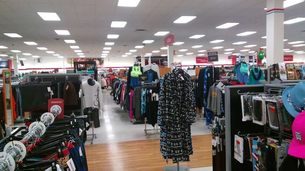 T.J. Maxx | 5201 N Belt Hwy, St Joseph, MO 64506, USA | Phone: (816) 676-2190