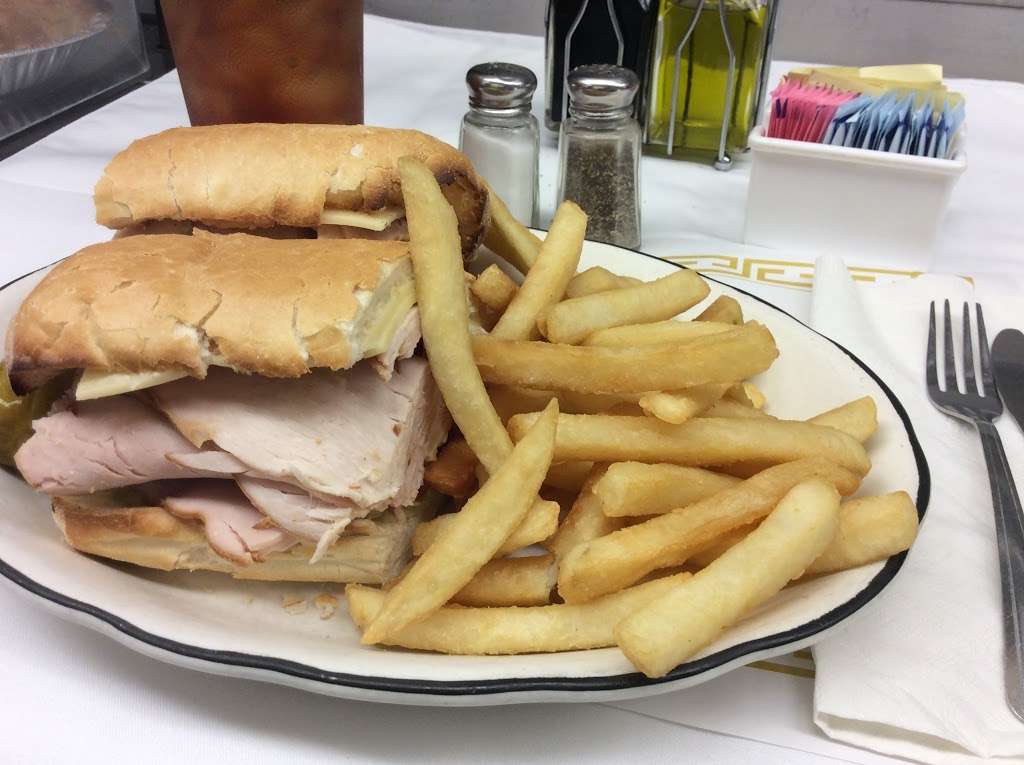 Atlantis Pizzeria and Family Restaurant | 3648 King St, Alexandria, VA 22302, USA | Phone: (703) 671-0250
