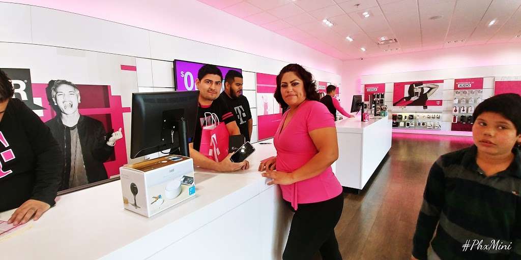 T-Mobile | 4314 W McDowell Rd, Phoenix, AZ 85035, USA | Phone: (623) 738-3622