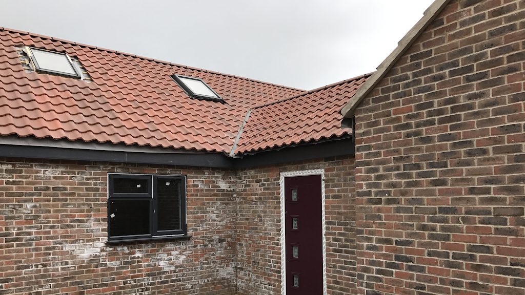 Water-tight solutions roofing contractors | 51 High St, Stock, Ingatestone CM4 9BN, UK | Phone: 07720 319588