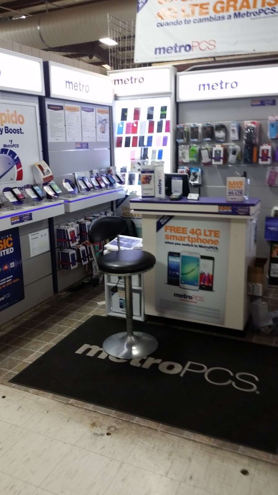 Metro by T-Mobile | 195 N Farnsworth Ave A, Aurora, IL 60505, USA | Phone: (888) 863-8768