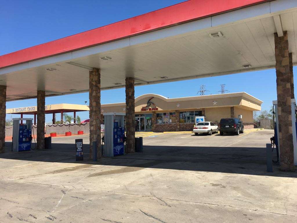 Exxon | 8115 Harborside Dr, Galveston, TX 77550, USA | Phone: (409) 740-9600