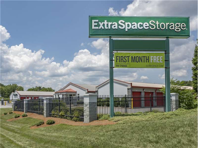 Extra Space Storage | 733 10th Ave SE, Hickory, NC 28602, USA | Phone: (828) 267-2220