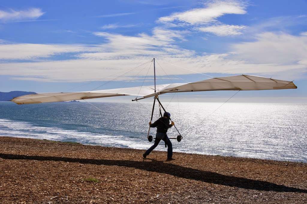 California Hang Gliding | 1517 Terra Nova Blvd, Pacifica, CA 94044, USA | Phone: (650) 451-2549