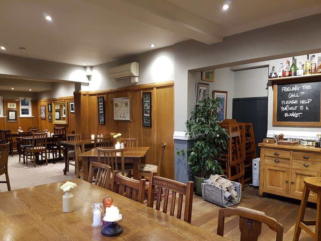 The White Hart | Hazelwood Ln, Chipstead, Coulsdon CR5 3QW, UK | Phone: 01737 554455