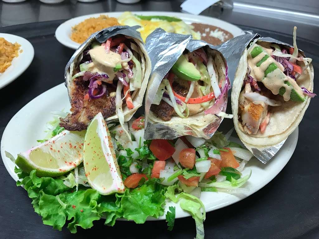 Iguanas Ranas Cantina | 3121 Palmer Hwy, Texas City, TX 77590, USA | Phone: (409) 995-0594