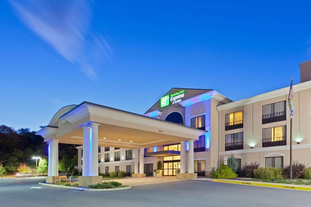 Holiday Inn Express & Suites Winchester | 142 Foxridge Ln, Winchester, VA 22601, USA | Phone: (540) 667-7050