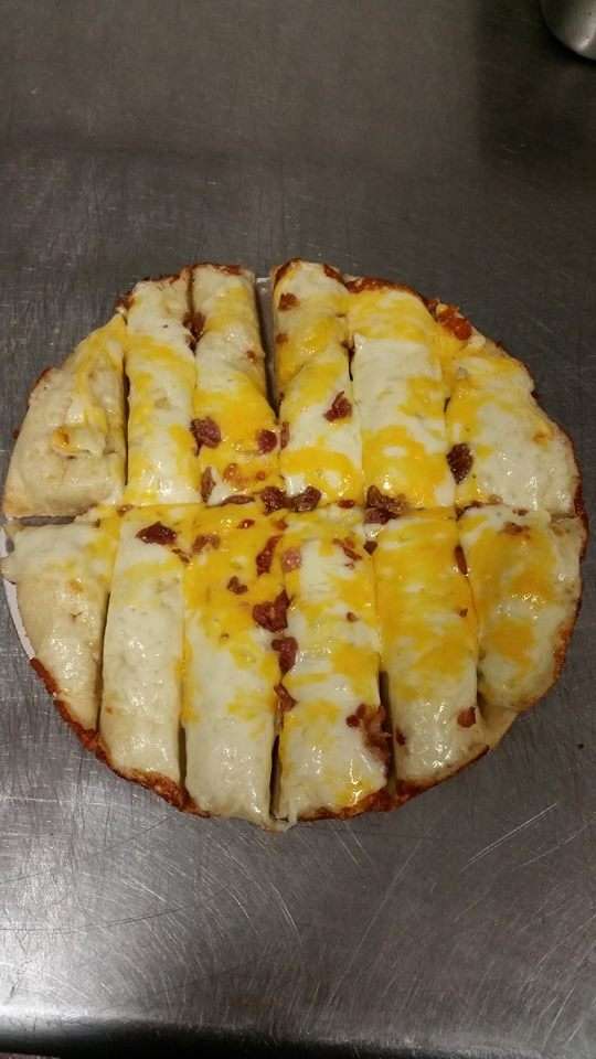 Salvoras Pizza, Inc. | 786 McCool Rd, Valparaiso, IN 46385 | Phone: (219) 759-5333