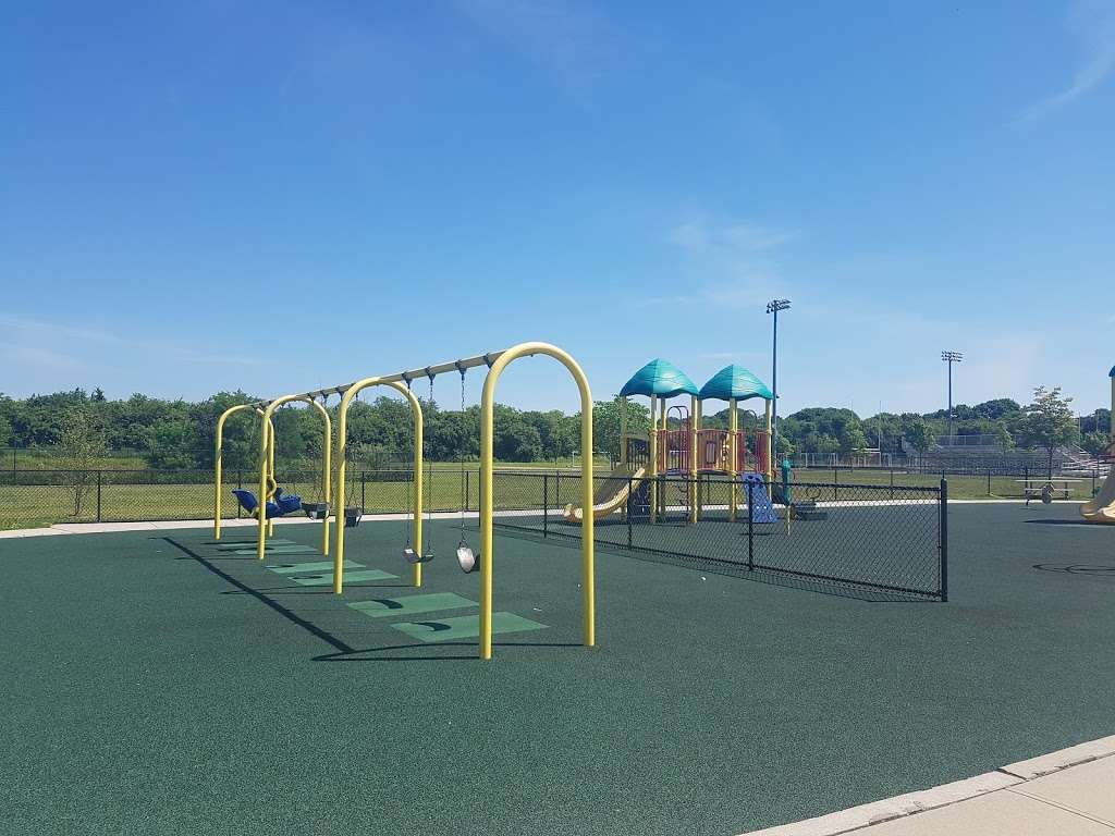 Breezy Park | 19 W Rogues Path, Huntington Station, NY 11746 | Phone: (631) 351-3101