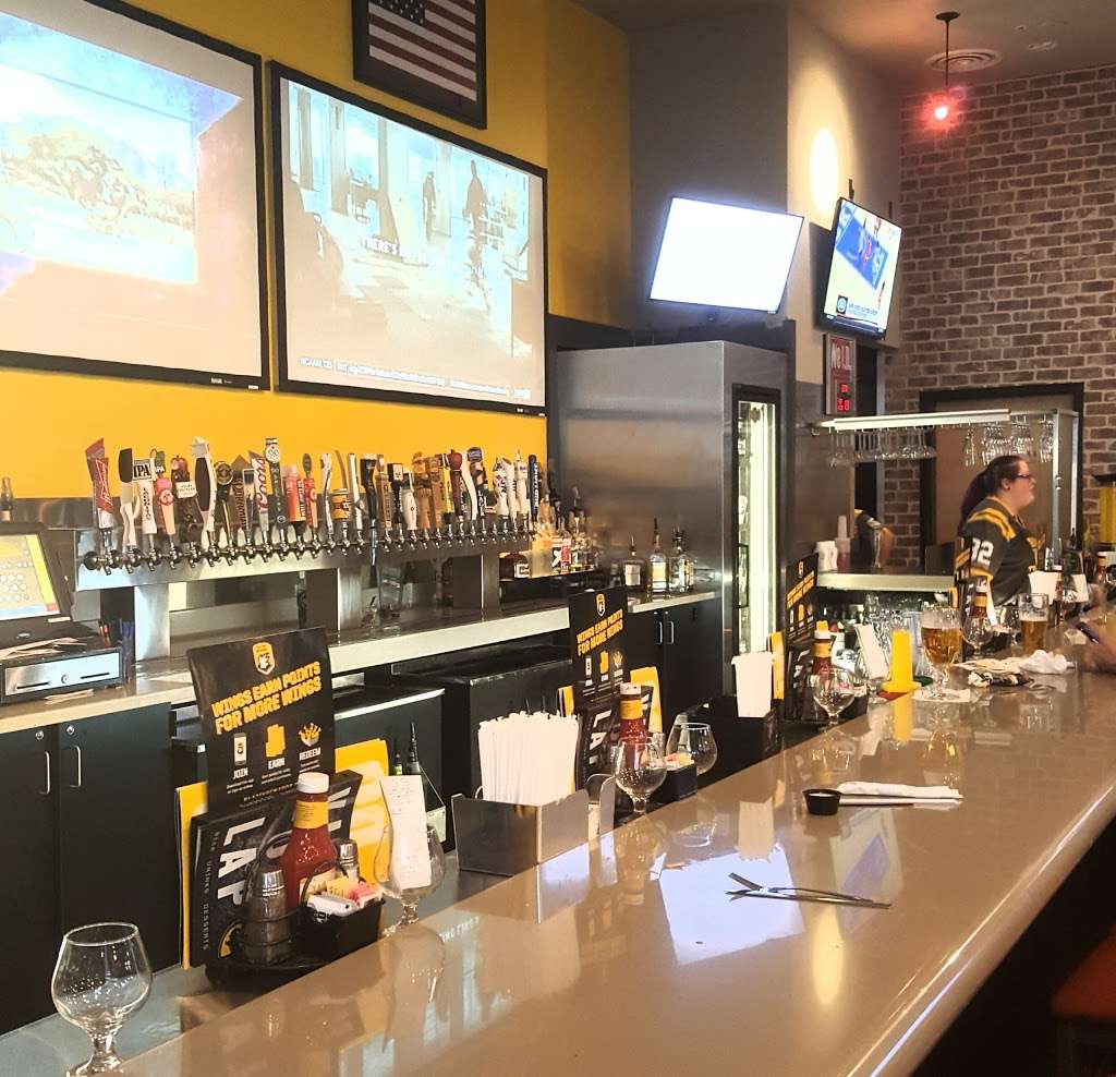 Buffalo Wild Wings | 2025 Prairie Center Pkwy, Brighton, CO 80601, USA | Phone: (303) 655-9464