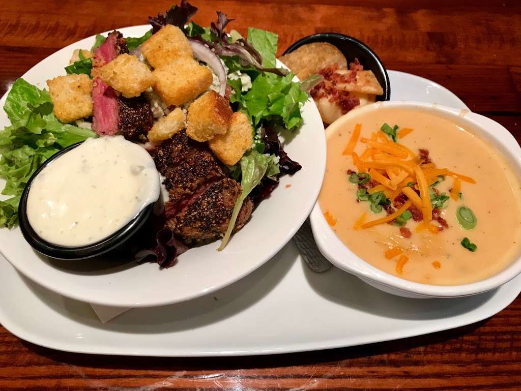 LongHorn Steakhouse | 1110 Town Square Rd, Pottstown, PA 19465, USA | Phone: (610) 718-9505