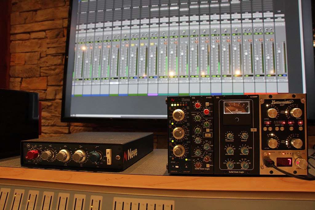 Longhorn Sound Studio | 21202 Mueschke Rd, Tomball, TX 77377, USA | Phone: (832) 952-3033