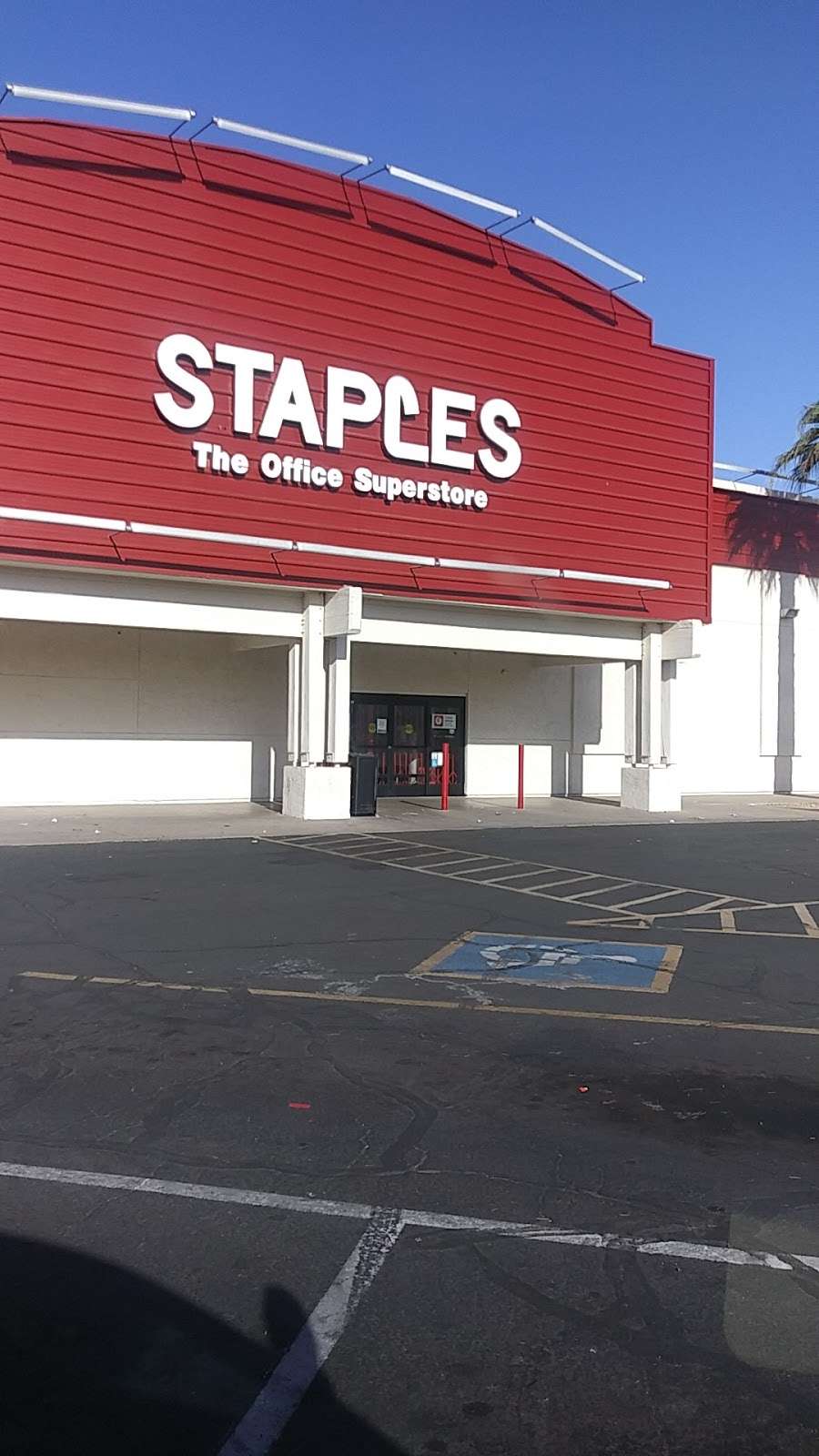 Staples 4350 W Camelback Rd, Glendale, AZ 85301