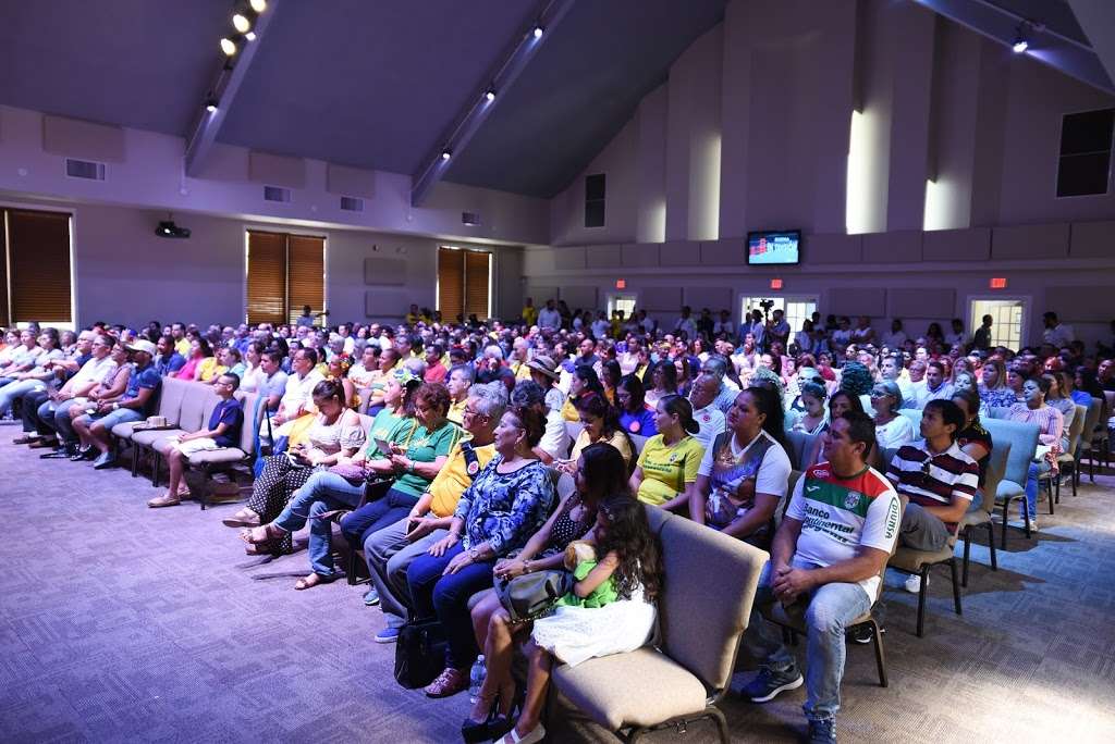 Iglesia Familiar Greenacres | 855 S Jog Rd, West Palm Beach, FL 33415, USA | Phone: (561) 650-7400