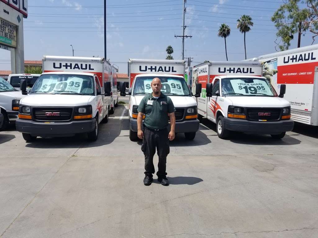 U-Haul Moving & Storage of Covina | 1040 N Azusa Ave, Covina, CA 91722, USA | Phone: (626) 915-4961