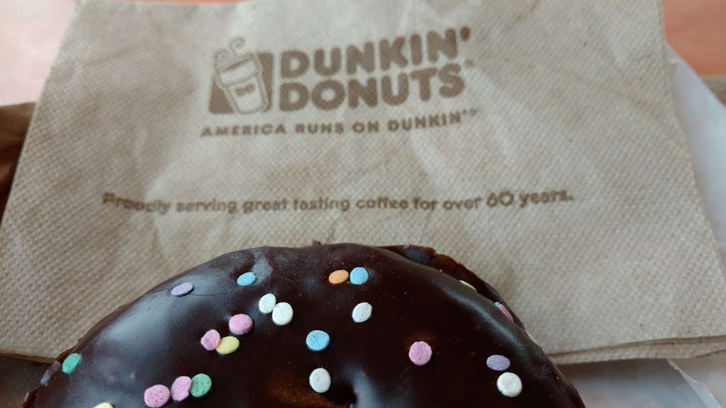 Dunkin Donuts | 593 Post Rd, Fairfield, CT 06824, USA | Phone: (203) 255-3366