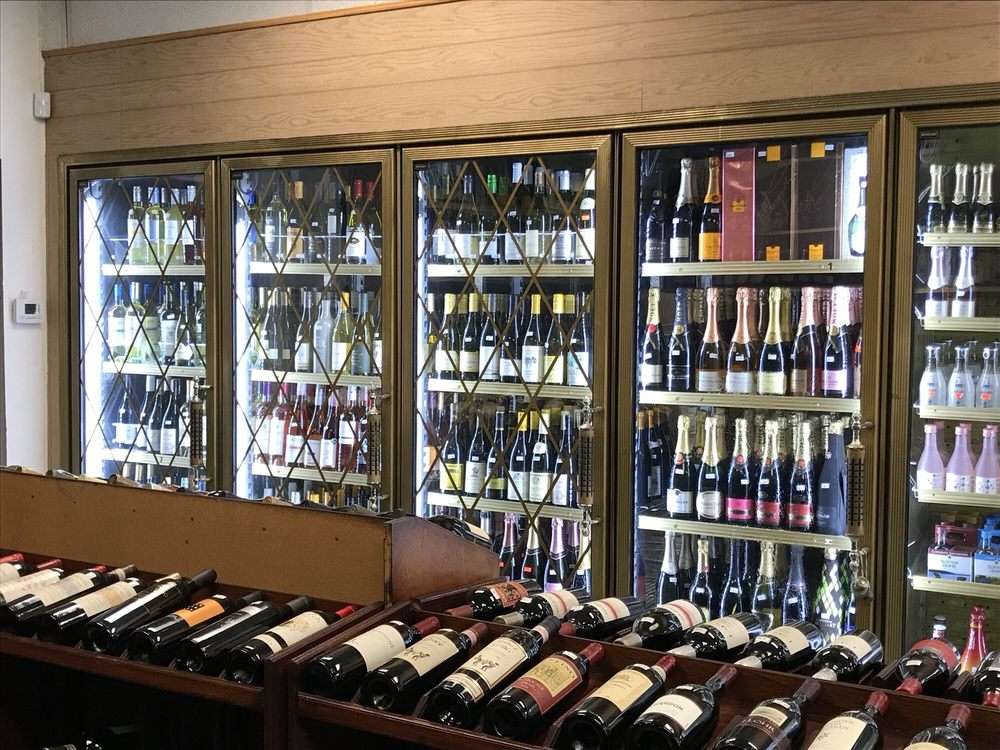 Midtown Fine Wine & Spirits | 4610, 5956 W Olympic Blvd, Los Angeles, CA 90036, USA | Phone: (323) 954-8752