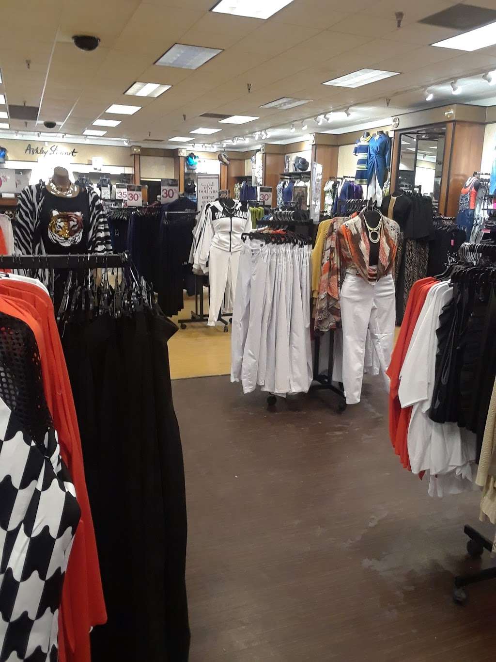 Ashley Stewart | Chicago and Kedzie Plaza, 800 N Kedzie Ave, Chicago, IL 60651, USA | Phone: (773) 722-5710