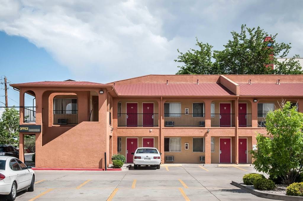 Econo Lodge Midtown | 2412 Carlisle Blvd NE, Albuquerque, NM 87110, USA | Phone: (505) 880-0080