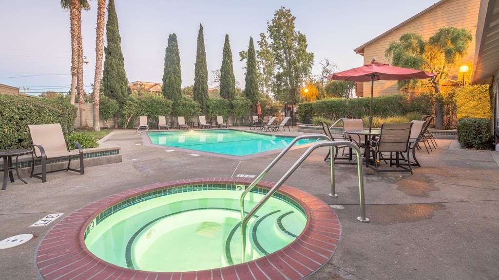 Creekside Apartments | 1600 E 3rd Ave, San Mateo, CA 94401, USA | Phone: (650) 347-2244