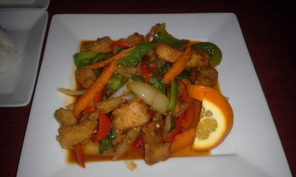 Thai Lotus Restaurant | 2601 N Center St, Hickory, NC 28601, USA | Phone: (828) 322-4368