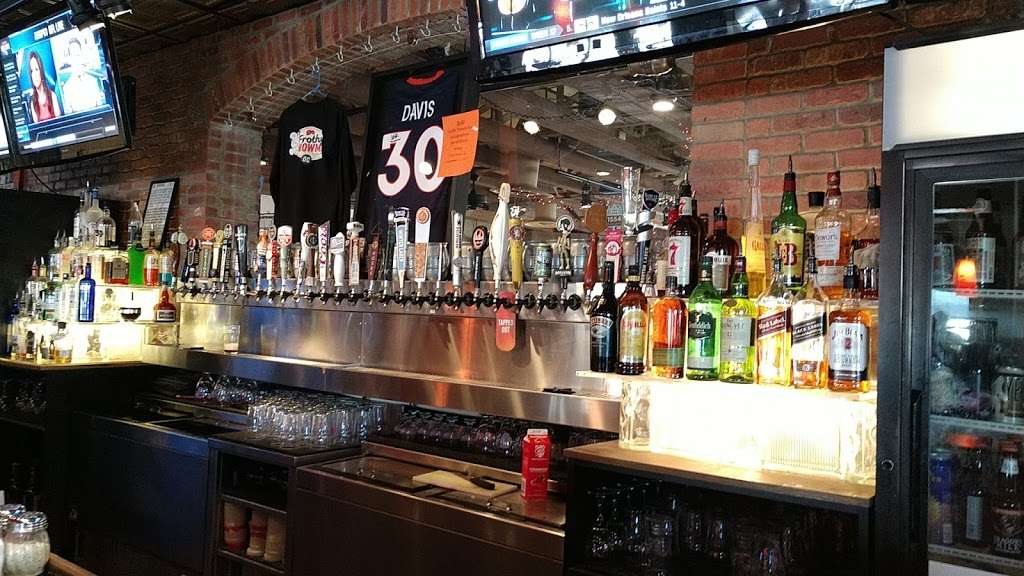 Old Chicago Pizza and Taproom | 6676 S Parker Rd, Aurora, CO 80013 | Phone: (303) 400-0876