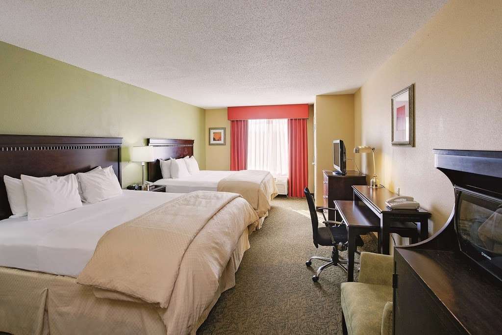 La Quinta Inn & Suites by Wyndham Richmond - Kings Dominion | 16280 International St, Doswell, VA 23047, USA | Phone: (804) 876-6900