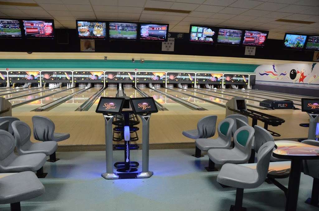 Sunset Bowl Entertainment Center | 333 W Sunset Dr, Waukesha, WI 53189, USA | Phone: (262) 542-9191