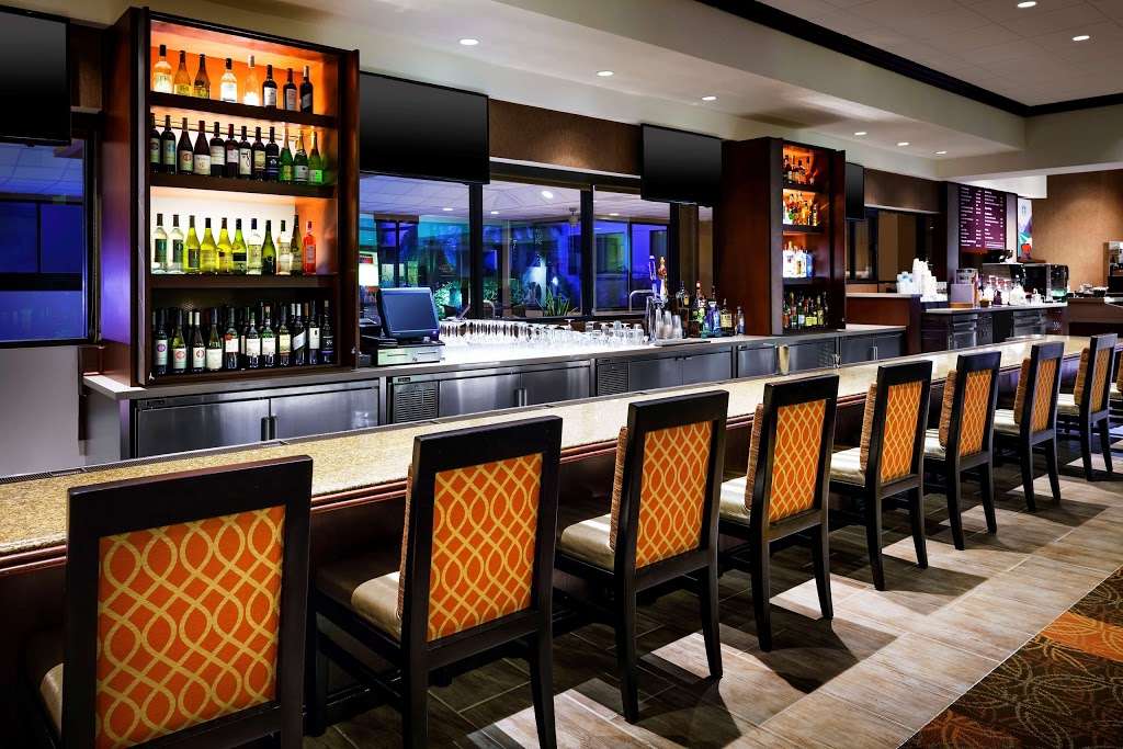 Sheraton Suites Orlando Airport | 7550 Augusta National Dr, Orlando, FL 32822, USA | Phone: (407) 240-5555