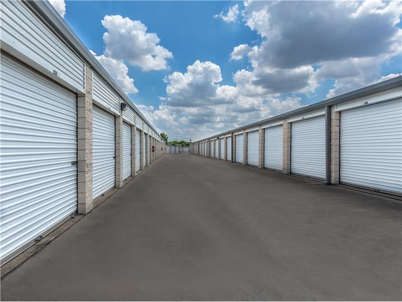 Extra Space Storage | 811 S Hampton Rd, DeSoto, TX 75115, USA | Phone: (972) 846-4811