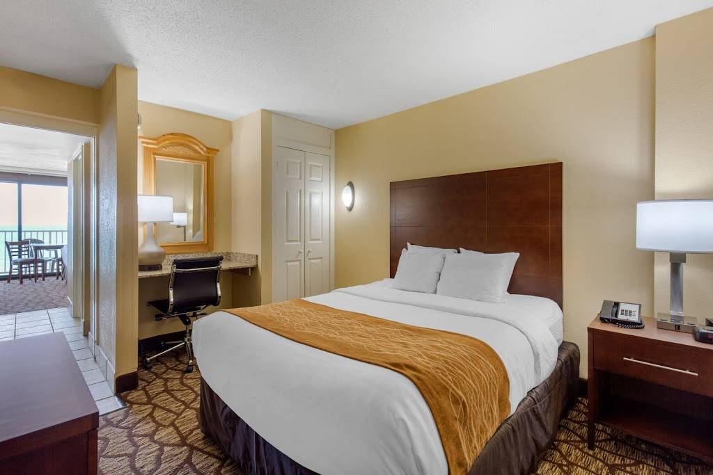 Comfort Inn & Suites Virginia Beach - Oceanfront | 2015 Atlantic Ave, Virginia Beach, VA 23451, USA | Phone: (757) 425-8200