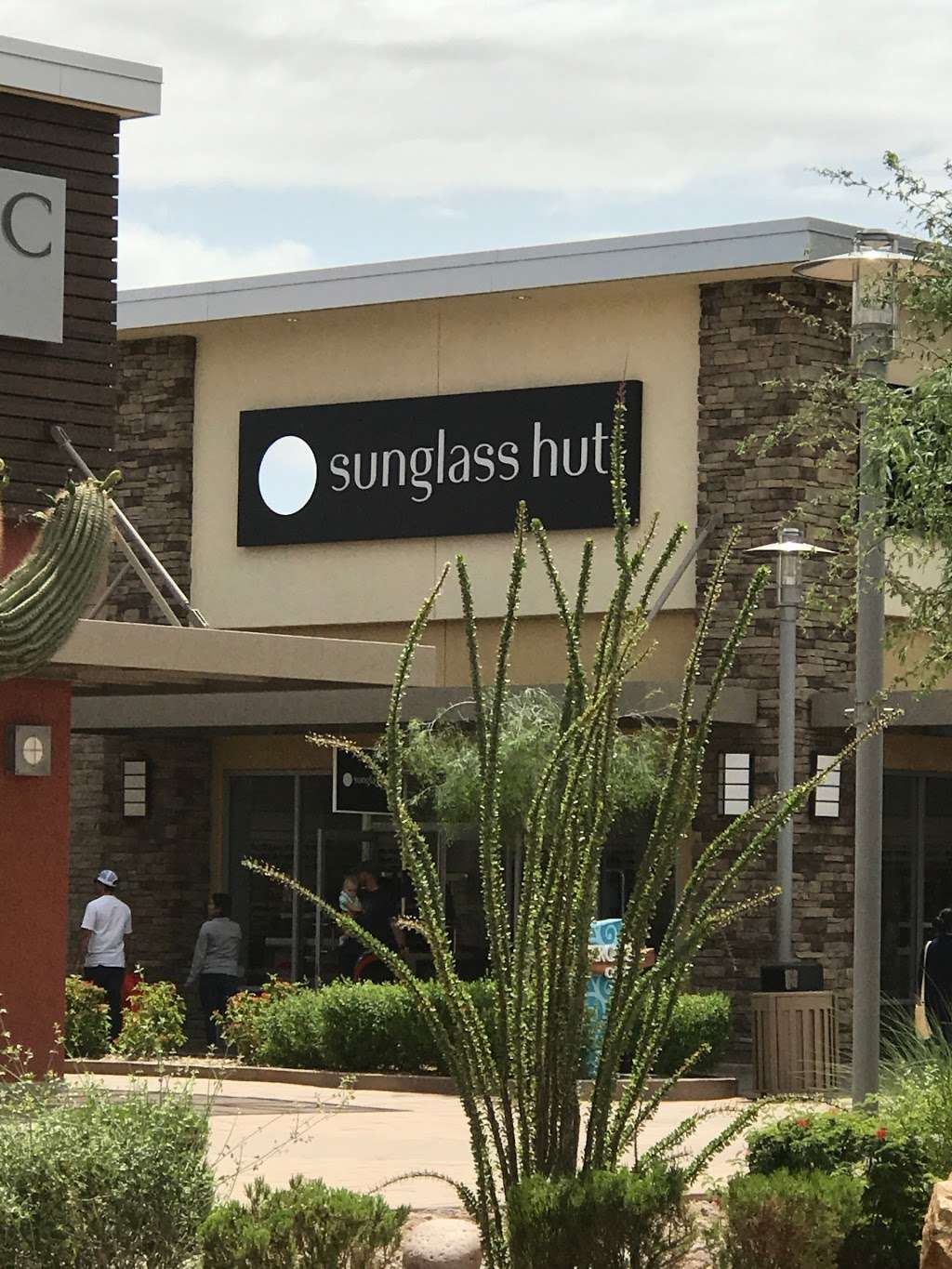 Sunglass Hut | 4976 Premium Outlets Way Ste 434, Chandler, AZ 85226, USA | Phone: (480) 639-1775