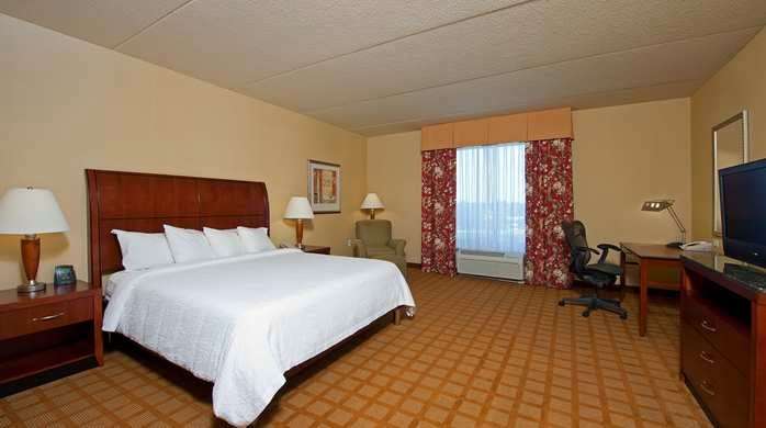 Hilton Garden Inn Indianapolis Airport | 8910 Hatfield Dr, Indianapolis, IN 46241 | Phone: (317) 856-9100