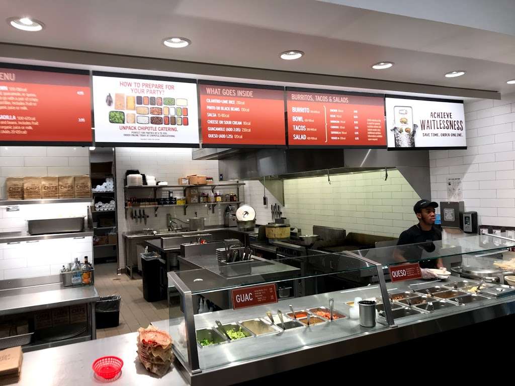 Chipotle Mexican Grill | 1220 Arkansas Ln #100, Grand Prairie, TX 75052, USA | Phone: (972) 522-7658