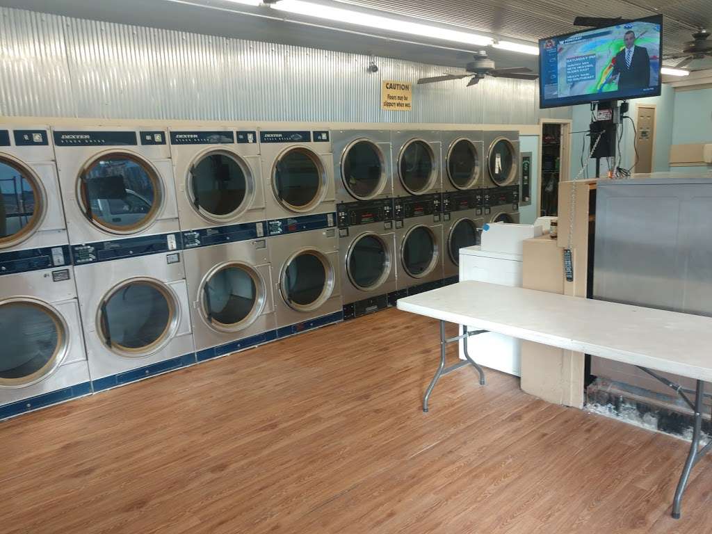 Spring Hill 24hr Coin Laundry | 110 S Webster St, Spring Hill, KS 66083, USA | Phone: (913) 912-3756