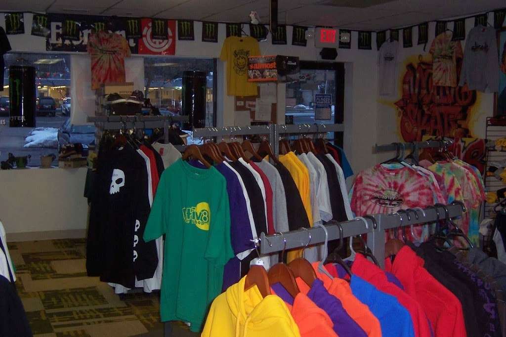 Motiv8 Skate Shop | 415 N Ardmore Ave, Villa Park, IL 60181 | Phone: (630) 833-3747