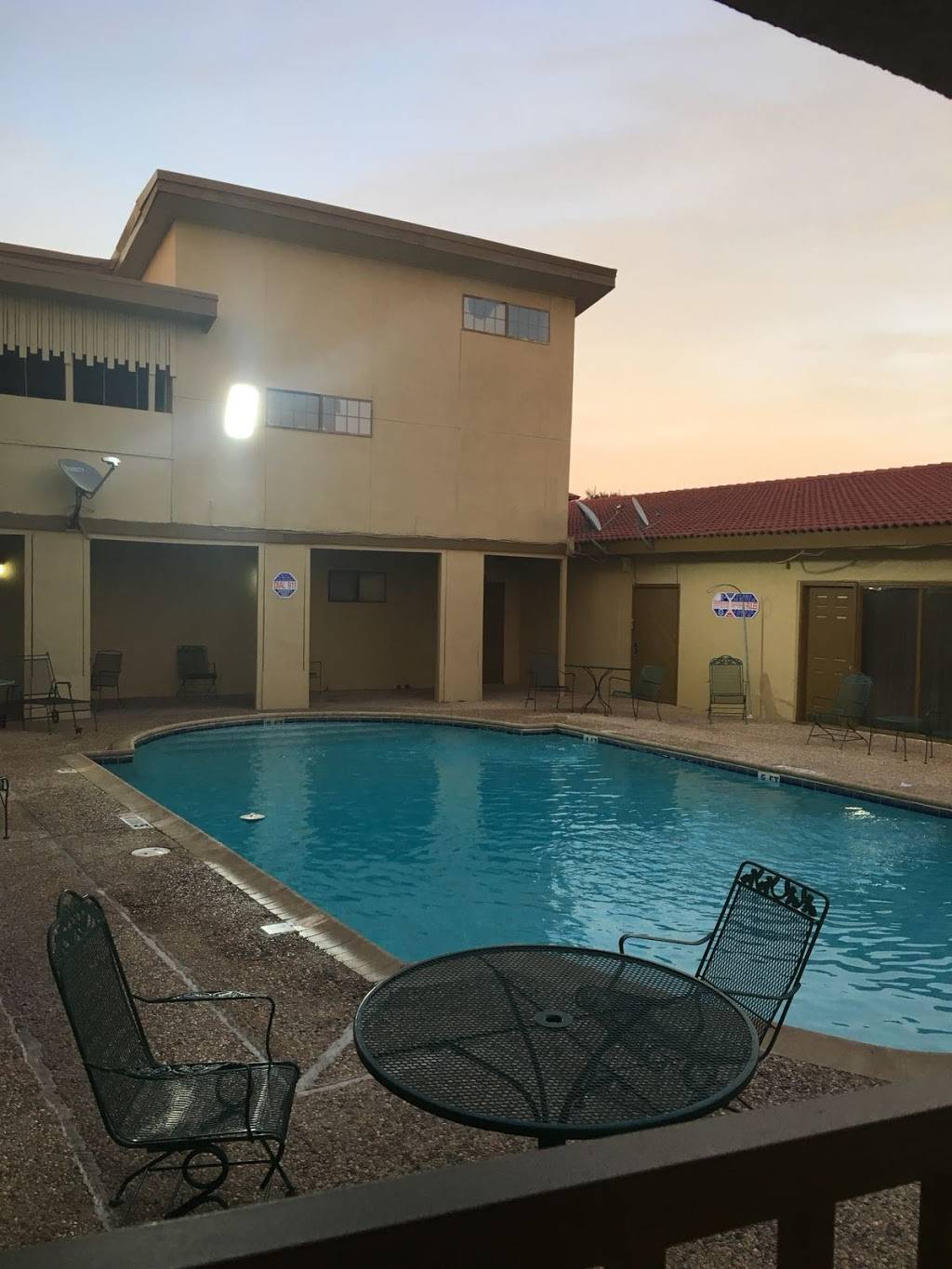 Days Inn by Wyndham San Antonio Lytle | 19525 McDonald St, Lytle, TX 78052, USA | Phone: (830) 266-5264